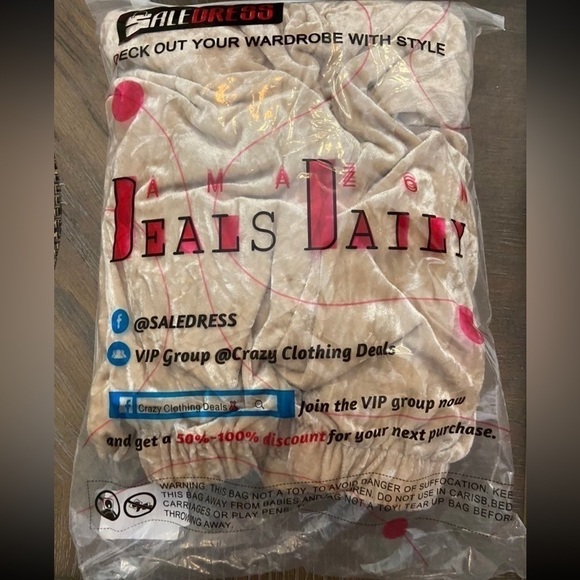 Velvet Lounge Pajamas/Set For Women - Picture 3 of 3